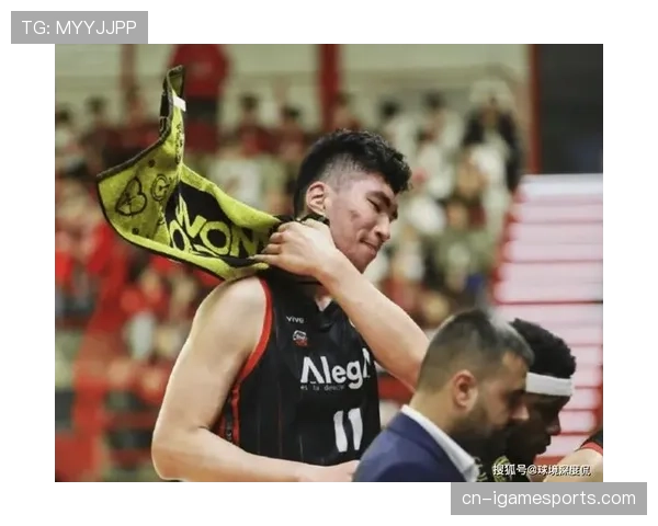 中国男篮备战世预赛关键战,余嘉豪累计飞行3万里星夜驰援国家队 中国男篮备战世预赛关键战,余嘉豪累计飞行3万里星夜驰援国家队